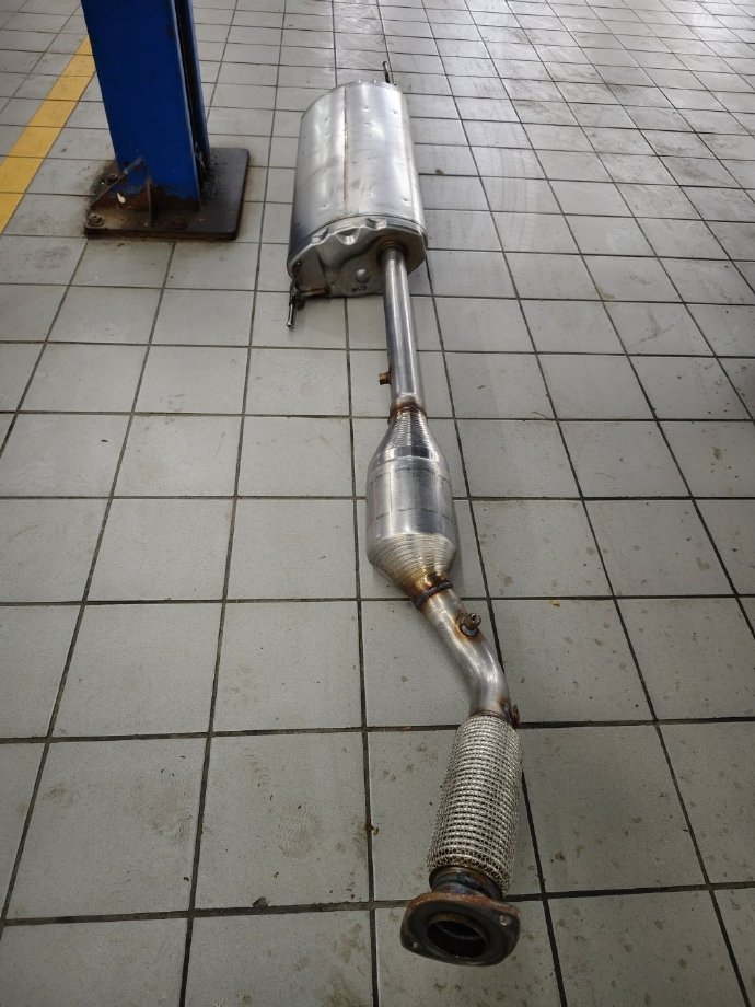 WG2203210018 Howo Truck Exhaust Pipe Assy Transmission Part