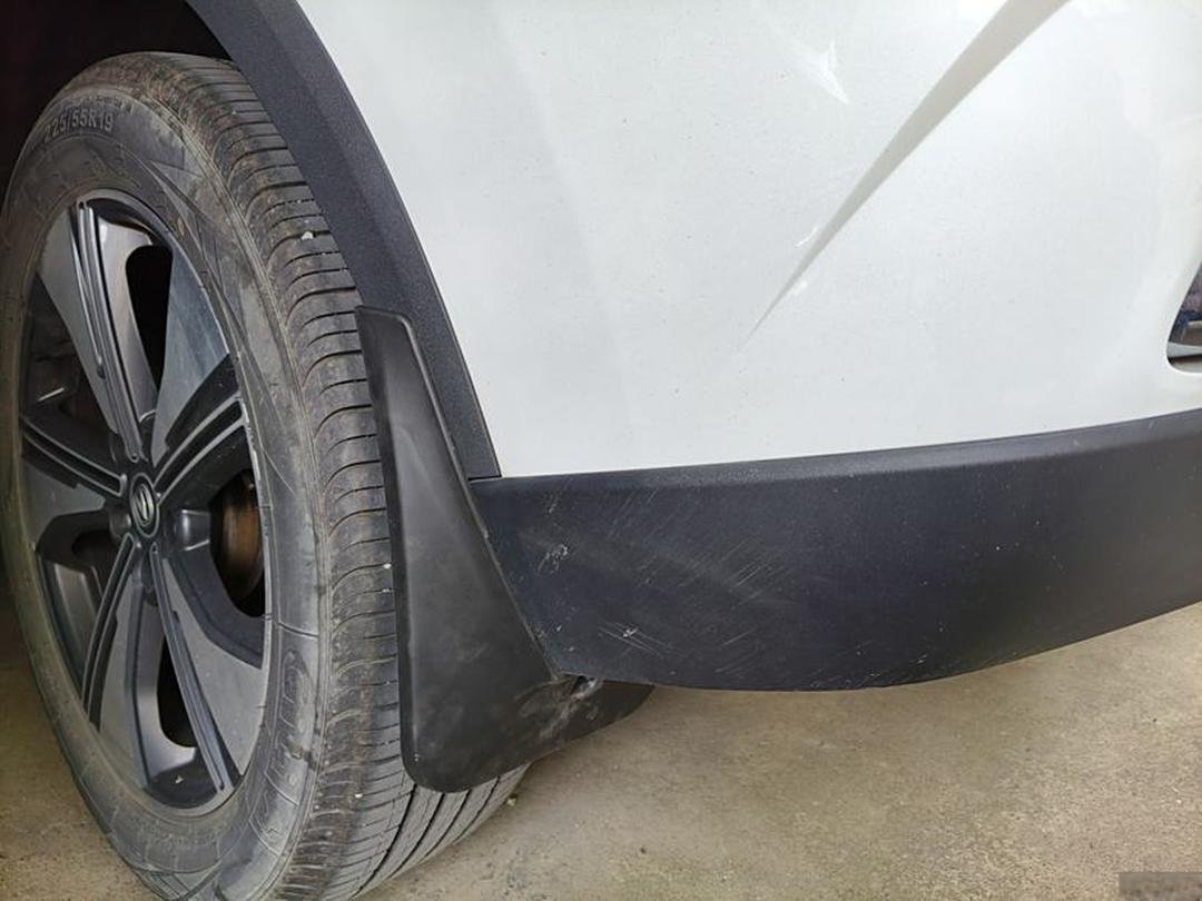 WG1641230026 Right Front Mudguard for Howo Truck