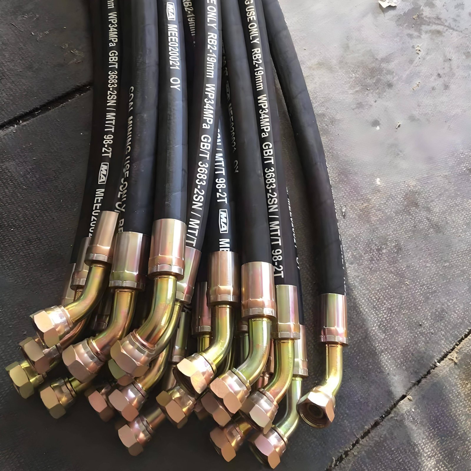 Howo Transmission Oil Outlet Pipe Assy WG2203240001