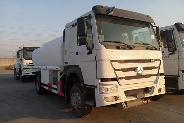 Howo 4×2 Fuel Tanker truck