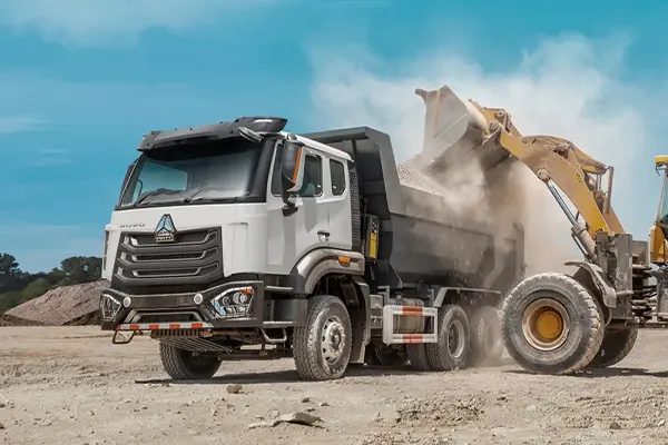 Howo 380 Dump Truck loading material